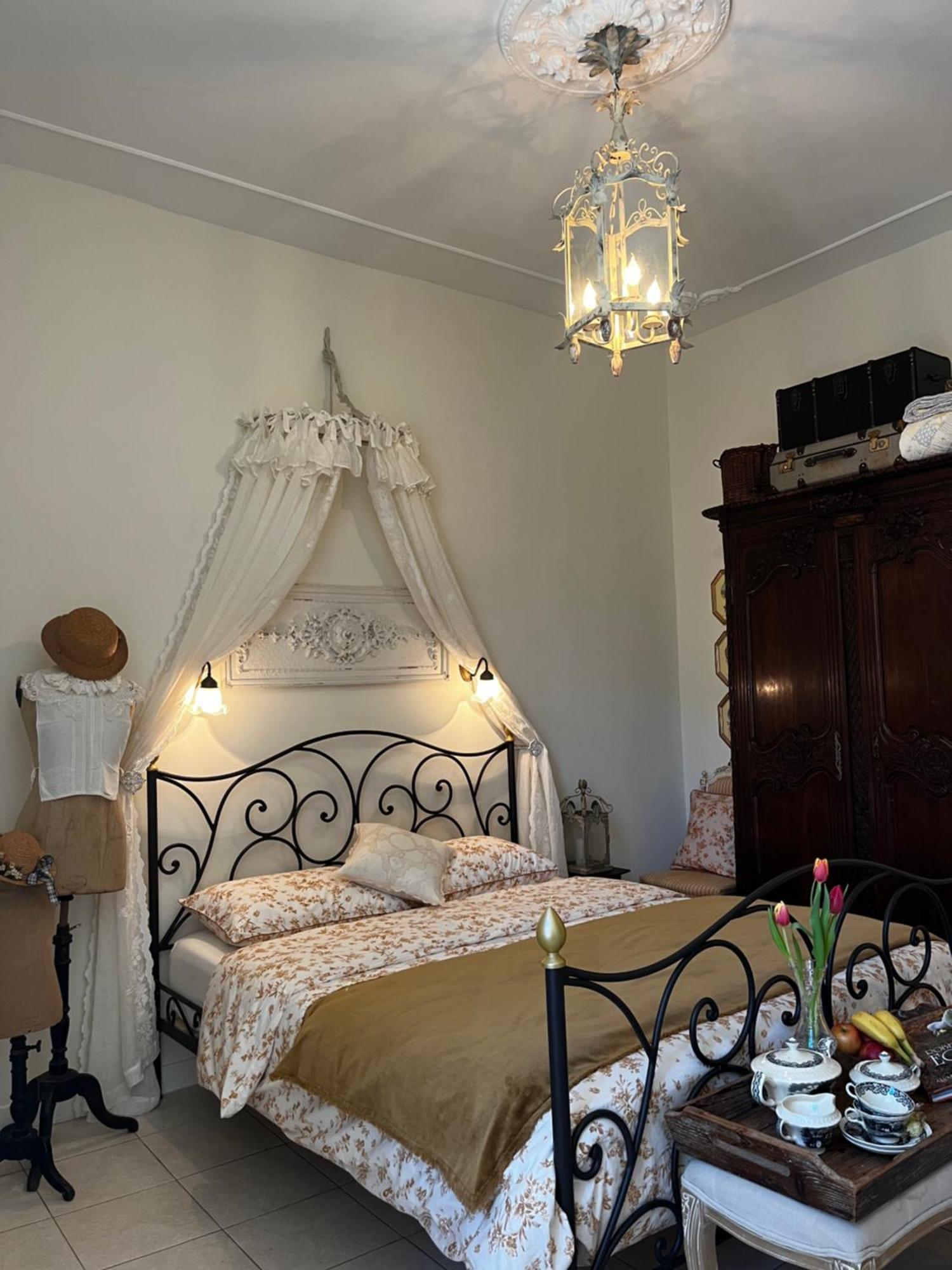 Le Bouquet Bleu Bed And Breakfast Siorac-en-Perigord Exterior photo
